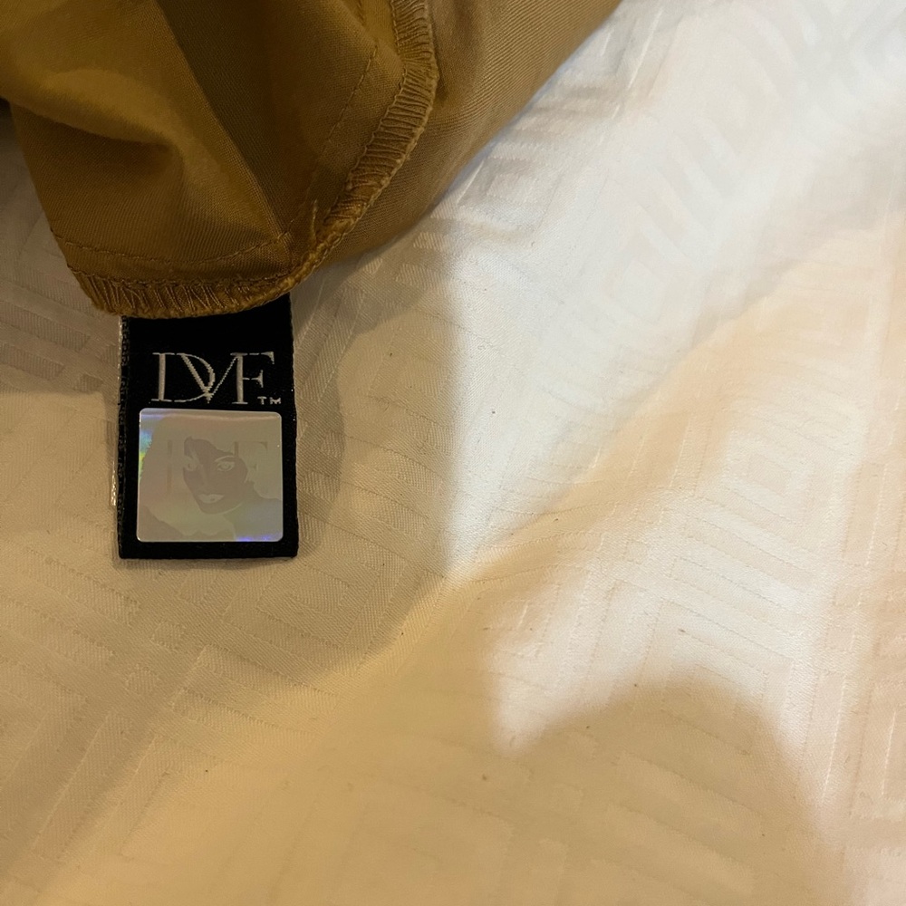 Diane von Furstenberg DVF Della Bronze Faux Wrap Dress. Size 0 - Picture 12 of 13